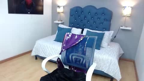 LUNA QUEEN online show from November 14, 2025, 9:02 pm