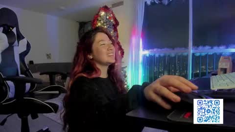 _lunaa__ online show from December 5, 2024, 2:53 am