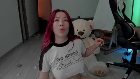 _lunaa__ online show from February 13, 2025, 5:48 am