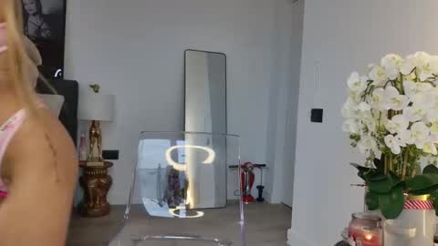 Luxie online show from September 11, 2025, 6:35 am