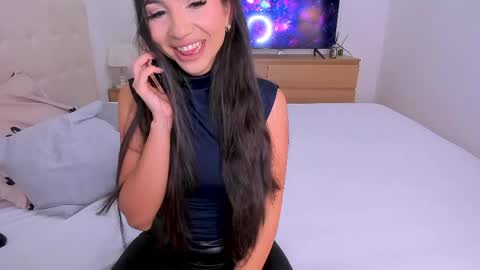 Snapshot of _lyna chatting on April 23, 2026, 9:17 pm Lynna online show from April 23, 2026, 9:17 pm