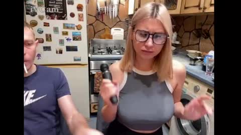 _magic_kis online show from April 15, 2026, 6:59 pm