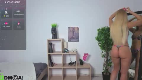 Emma  online show from November 7, 2025, 8:03 am