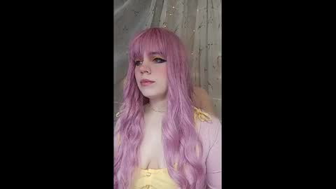 Snapshot of _marcelline_ chatting on January 5, 2025, 8:32 am Kira online show from January 5, 2025, 8:32 am