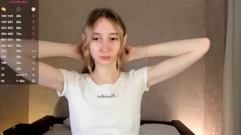 Snapshot of _marvelous_time_ chatting on October 8, 2025, 3:37 am Gwen online show from October 8, 2025, 3:37 am