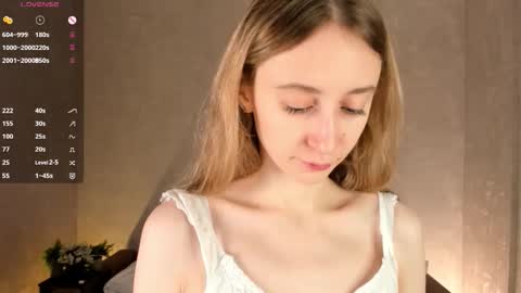 Snapshot of _marvelous_time_ chatting on October 19, 2025, 2:45 am Gwen online show from October 19, 2025, 2:45 am