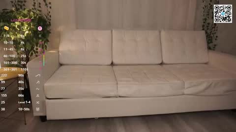  Gwen  online show from March 22, 2026, 9:07 pm