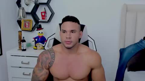 _matthew_santos_ online show from December 12, 2024, 10:31 pm