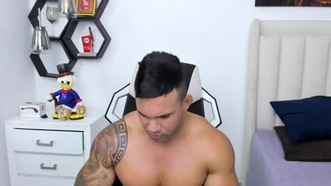 _matthew_santos_ online show from January 14, 2025, 12:00 am