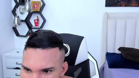 _matthew_santos_ online show from January 21, 2025, 11:13 am