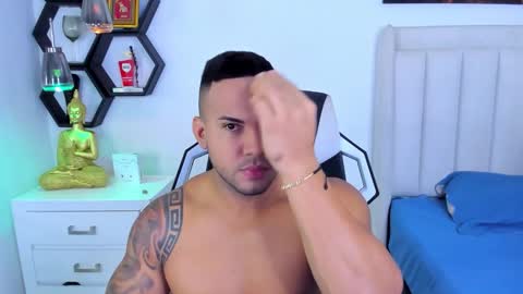 _matthew_santos_ online show from October 19, 2025, 7:47 pm