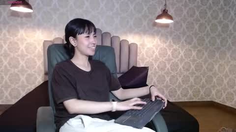 Mavis  online show from September 24, 2025, 9:18 pm