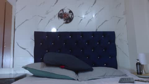 Snapshot of _maximo_1 chatting on May 25, 2026, 1:06 pm _maximo_1 online show from May 25, 2026, 1:06 pm
