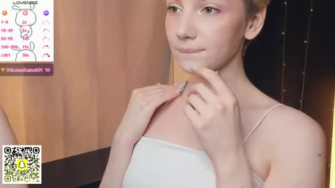 Elva and Kate  online show from June 5, 2026, 7:14 am