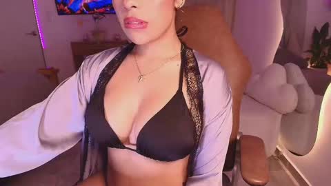 Snapshot of _megan_akbar chatting on November 13, 2025, 2:27 pm Marce online show from November 13, 2025, 2:27 pm