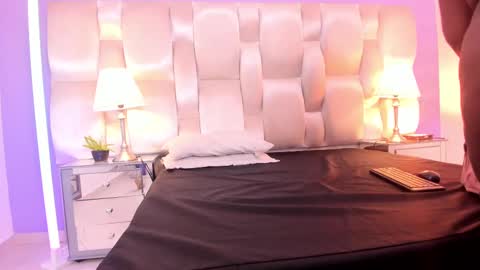 _megan_lovitz_ online show from February 26, 2025, 6:32 pm