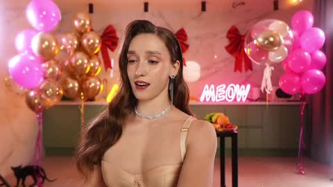 Snapshot of _meganmeow_ chatting on September 19, 2025, 8:20 pm Saturday - start 2030-2130 GMT online show from September 19, 2025, 8:20 pm