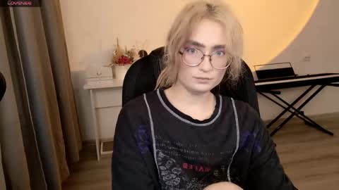Snapshot of _meow_neko_ chatting on May 4, 2026, 5:58 am _meow_neko_ online show from May 4, 2026, 5:58 am