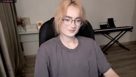 Snapshot of _meow_neko_ chatting on July 6, 2026, 12:46 pm _meow_neko_ online show from July 6, 2026, 12:46 pm