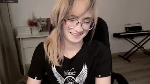 Snapshot of _meow_neko_ chatting on July 25, 2026, 2:42 am _meow_neko_ online show from July 25, 2026, 2:42 am
