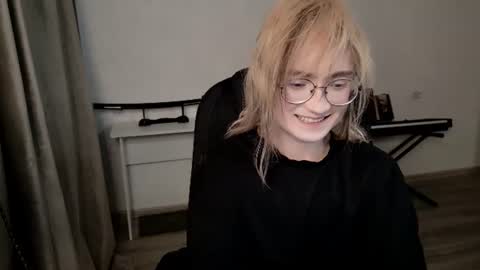 Snapshot of _meow_neko_ chatting on August 9, 2026, 1:27 pm _meow_neko_ online show from August 9, 2026, 1:27 pm