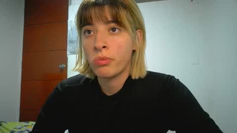 Mia-foster online show from April 23, 2026, 2:02 am