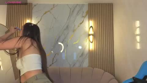 _mia_sweet_b online show from October 14, 2025, 1:01 pm