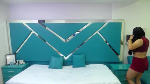  Mia  online show from December 28, 2024, 12:24 pm