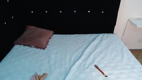  Mia  online show from January 13, 2025, 1:17 pm