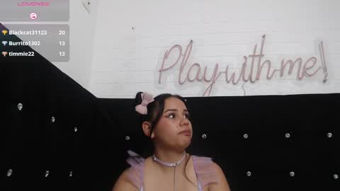  Mia  online show from February 5, 2025, 4:14 pm