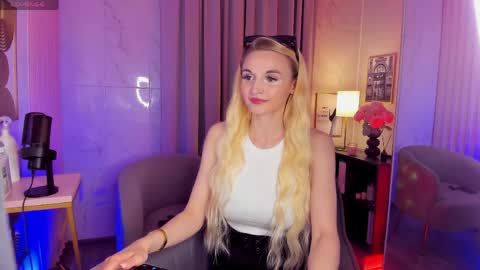 Mila online show from May 25, 2026, 8:37 pm