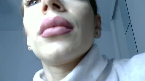 AstrideVonTeese online show from February 19, 2025, 5:16 pm