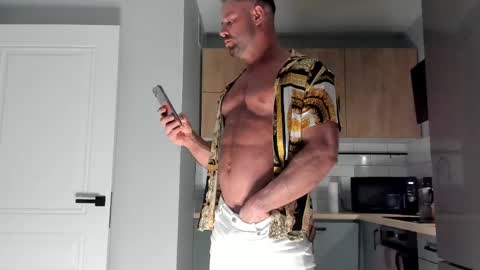 Snapshot of _miles19 chatting on April 29, 2026, 10:52 am _miles19 online show from April 29, 2026, 10:52 am
