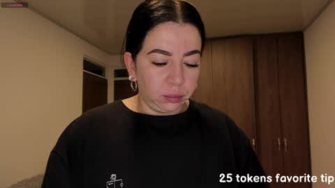 Snapshot of _miss_coco_ chatting on February 2, 2025, 10:24 am _miss_coco_ online show from February 2, 2025, 10:24 am