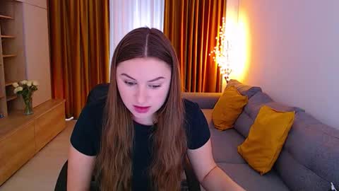 Mia online show from March 10, 2026, 10:31 am