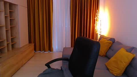 Snapshot of _miss_mia chatting on June 13, 2026, 9:18 am Mia online show from June 13, 2026, 9:18 am