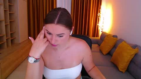 Snapshot of _miss_mia chatting on July 1, 2026, 7:32 am Mia online show from July 1, 2026, 7:32 am