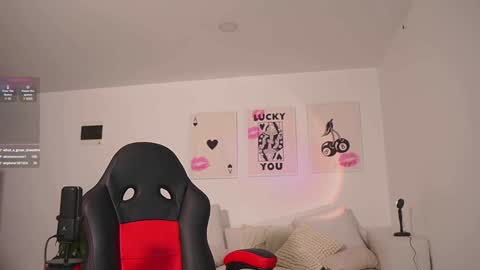 Snapshot of _missamber chatting on December 20, 2024, 10:11 pm Vale online show from December 20, 2024, 10:11 pm