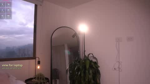 Snapshot of _missamber chatting on October 21, 2025, 11:44 am Vale online show from October 21, 2025, 11:44 am