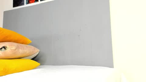 _molly_rosse_ online show from November 15, 2025, 12:02 pm