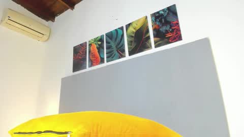 _molly_rosse_ online show from January 12, 2026, 12:32 pm