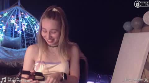 Snapshot of _mother_of_cats chatting on February 10, 2025, 6:56 pm Debby online show from February 10, 2025, 6:56 pm