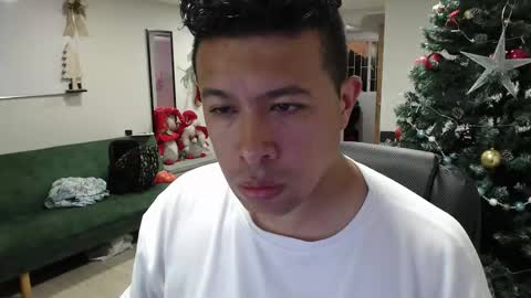 Panda  online show from December 4, 2025, 2:21 am