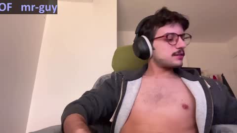 Snapshot of _mrguy_ chatting on December 20, 2024, 6:50 am _mrguy_ online show from December 20, 2024, 6:50 am