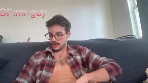 Snapshot of _mrguy_ chatting on October 19, 2025, 9:04 pm _mrguy_ online show from October 19, 2025, 9:04 pm