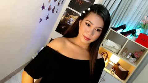 _mysticdoll_ online show from April 19, 2026, 1:05 am