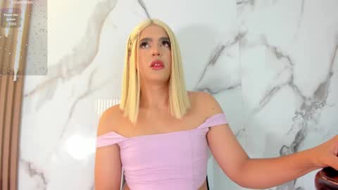 Snapshot of _naomi_fox chatting on March 7, 2025, 1:51 pm shantall online show from March 7, 2025, 1:51 pm