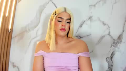 Snapshot of _naomi_fox chatting on March 8, 2025, 12:44 am shantall online show from March 8, 2025, 12:44 am