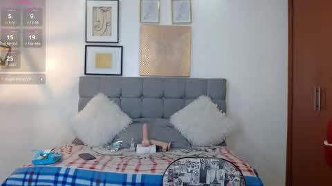 _naomi_s online show from October 29, 2025, 2:08 pm