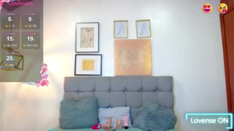 Snapshot of _naomi_s chatting on May 4, 2026, 1:29 pm _naomi_s online show from May 4, 2026, 1:29 pm